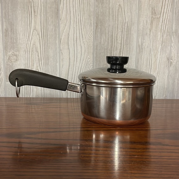 Revere Ware Vintage 1 Quart Sauce Pan with Lid - Picture 3 of 9